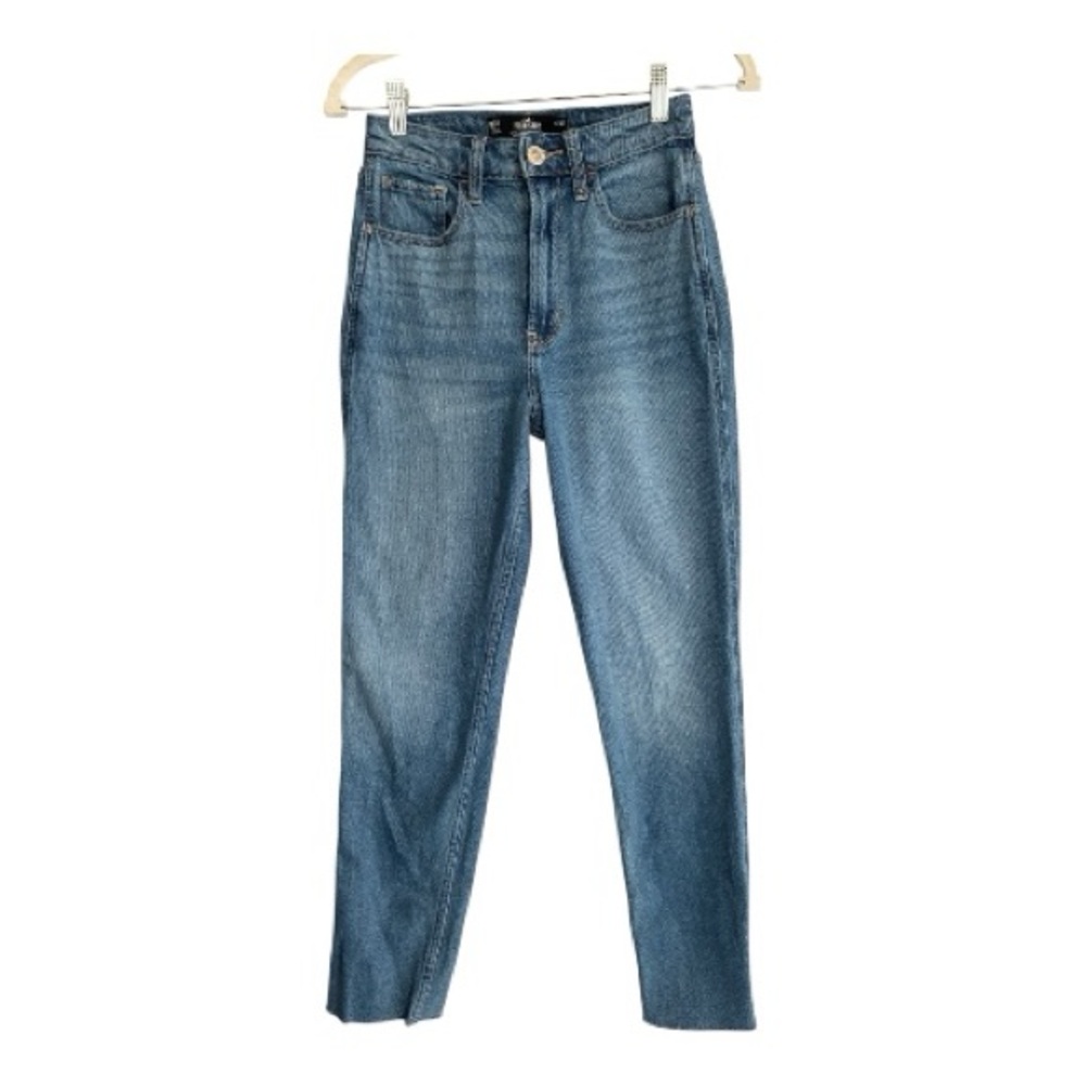 Hollister High-Rise Straight-Leg Denim Mom Jeans in Medium Blue Wash